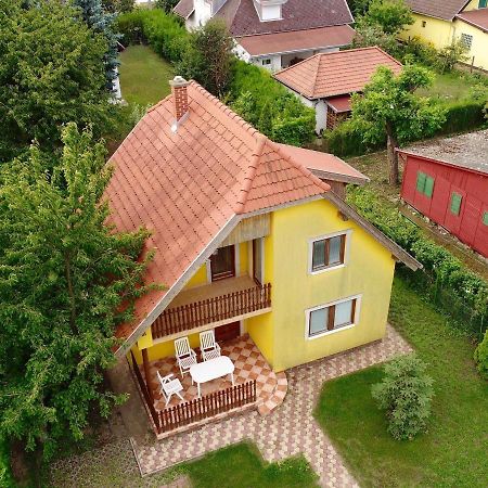 David Apartman Gardony Exterior photo